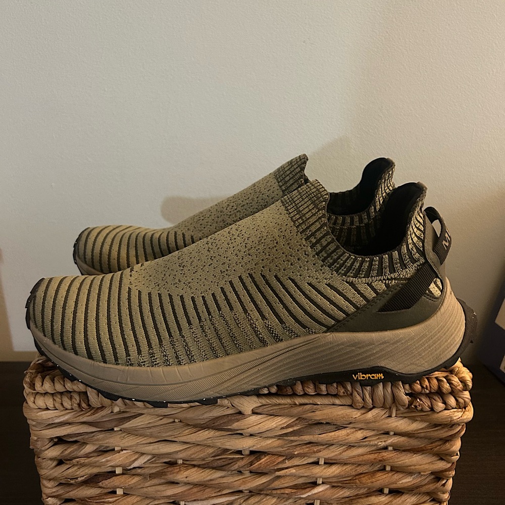 MERRELL Men’s Embark Sneaker
